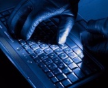 الشرطة تقبض على مشتبه فيه بالتشهير عبر مواقع التواصل الإجتماعي في نابلس 