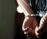 الشرطة تقبض على شخص فار من وجه العدالة وصادر بحقه مذكرات قضائية بقيمة مليون "شيقل " في طوباس 
