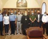 قادة الأجهزه الامنيه ومدير مكتب السيد الرئيس يلتقون مطران الروم الأرثوذكس في بيت لحم. 