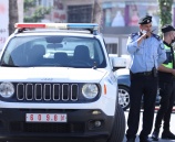 مواطن يسلم مركبته غير القانونية للشرطة في الخليل