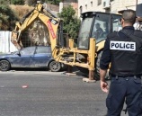 الشرطة تتلف مركبات غير قانونية في ضواحي القدس