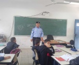 الشرطة تحاضر بطلبة مدارس الوكالة في قلقيلية 
