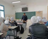 مركز الشرطة المتنقل يستهدف مدرسة بنات فرعون  بمحاضرات التوعية في طولكرم