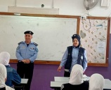الشرطة تحاضر بطالبات مدرسة ثانوية بقلقيلية