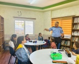 الشرطة ومكتبة بلدية طوباس تتظمان برنامجا للتوعية لرواد المكتبة