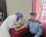 الشرطة تشارك بحملة للتبرع بالدم في طولكرم