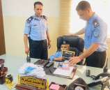 الشرطة تحقق حلم طفل بقضاء يوم كامل في مركزها بسلفيت