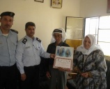 شرطة طوباس تكرم ذوي الأسرى من مرتبات الشرطة بمناسبة يوم الأسير الفلسطيني