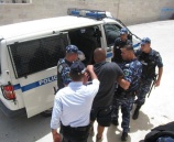 الشرطة تلقي القبض على شخص فار من وجه العدالة في رام الله