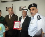 الشرطة تكرم ذوي الشهيد العقيد أبو الوفا في قلقيلية