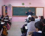 الشرطة تنظم محاضرة توعوية لطالبات مدرسة الحاجة نبيهة المصري  بطوباس