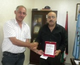 جمعية الإنقاذ الخيرية تكرم مدير شرطة قلقيلية