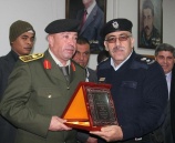 الشرطة تكرم قائد المنطقة ومدير جهاز المخابرات العامة السابقين في قلقيلية