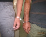 الشرطة تلقي القبض على ثلاثة اشخاص بتهمة حيازة مخدرات في طوباس