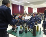 الشرطة تعقد محاضرة  حول مخاطر الألعاب النارية و الأجسام المشبوهة في مدرسة  فلسطين الأمريكية في رام الله