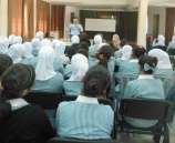 الشرطة تنظم محاضرة لطالبات مدرسة جيت الثانوية في قلقيلية