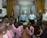 شرطة الخليل تستقبل أطفال مخيم الزهراء  .