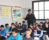 الشرطة تنظم سلسلة من المحاضرات الشرطية لطلبة مدارس بلدة حجة في قلقيلية
