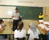 الشرطة تنظم محاضرة لطلبة المخيم الصيفي الصحي في قلقيلية