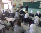 الشرطة تقدم محاضرة حول مخاطر الانترنت لطالبات مدرسة بنات بيت لحم