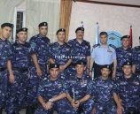 اللواء حازم عطا الله يسلم ميدالية التقدير العسكرية للمشاركين في مسابقة المحارب الدولي .