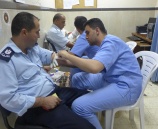 الشرطة تتبرع بالدم لاغاثة اهلنا في غزة