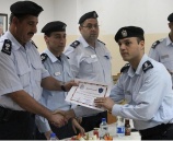 تخريج دورة في الإدارة المتوسطة في شرطة محافظة نابلس .