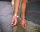 الشرطة تلقي القبض شخص متهم بالتنقيب عن اثار في نابلس