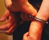 الشرطة تلقي القبض على شخص متهم بسرقة محل تجاري في بيت لحم