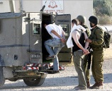 قوات الاحتلال تعتقل ثلاثة مواطنين في بيرزيت
