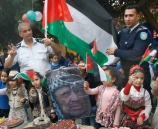 الشرطة تشارك الأطفال فرحتهم بيوم الاستقلال وتحيي معهم الذكرى العاشرة لاستشهاد الرئيس ياسر عرفات في بيت لحم