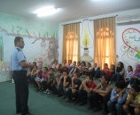 الشرطة تنظم محاضرة حول حماية الأسرة لمخيم صيفي  في قلقيلية