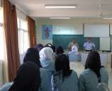 الشرطة تنظم محاضره حول مخاطر الانترنت و أجهزة الاتصال الحديث لطالبات مدرسة الفارعة