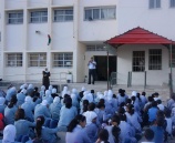 الشرطة تلتقي بطالبات مدرسه حسن القيسي في الطابور الصباحي في طولكرم.