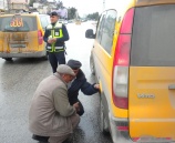 الشرطة تشرع بحملة لتوعية السائقين في قرى محافظة طولكرم