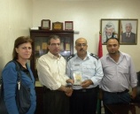 جمعية الهلال الأحمر الفلسطيني تكرم مدير شرطة قلقيلية