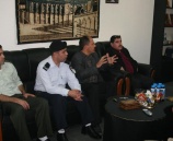 الشرطة تشارك لجنة العلاقات العامة للمؤسسة الأمنية في زيارتها لجهاز الارتباط العسكري الفلسطيني في قلقيلية