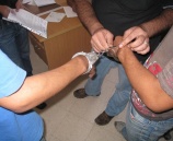 الشرطة تقبض على شخصين لحوزتهما مواد يشتبه أنها مخدره في رام الله