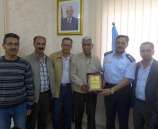 عيادات النخبة لطب الأسنان تقدم درع شكر وتقدير لشرطة بيت لحم