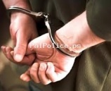 الشرطة تقبض على مطلوب صادر بحقه حكم غيابي بالسجن مدة عام في الخليل