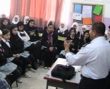 الشرطة تنظم محاضرات توعية للطالبات والأمهات بمدرسة رشدية المحتسب بالخليل