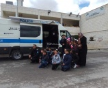 مركز الشرطة المتنقل ينظم عدة لقاءات توعية وإرشاد بقرية دير العسل في الخليل