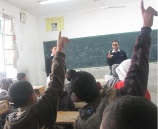 أريحا: محاضرة للشرطة حول التوعية السياحية في مدرسة عين السلطان