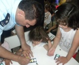 الشرطة تنظم محاضرة توعوية لأطفال روضة البيلسان في قلقيلية