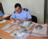 الشرطة تقبض على مروج ومتعاطيين للمخدرات في أريحا