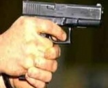 الشرطة تقبض على شخص متهم باطلاق النار على مواطن في رام الله