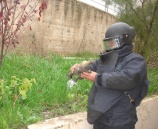 الشرطة تتلف أجسام مشبوهة ببلدة بيت فوريك شرق نابلس.