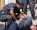 الشرطة و الاجهزة الامنيه يفضون مشاجره و يقبضون على ١٩ شخص في نابلس
