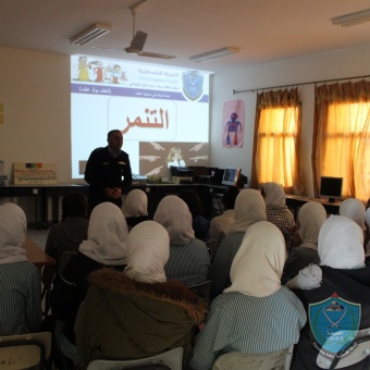 المركز المتنقل ينظم يوم للتوعية في مدرسة مسقط الثانوية للبنات في أريحا