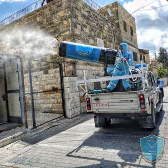 الشرطة تنظم حملة تعقيم في قرى ضواحي القدس